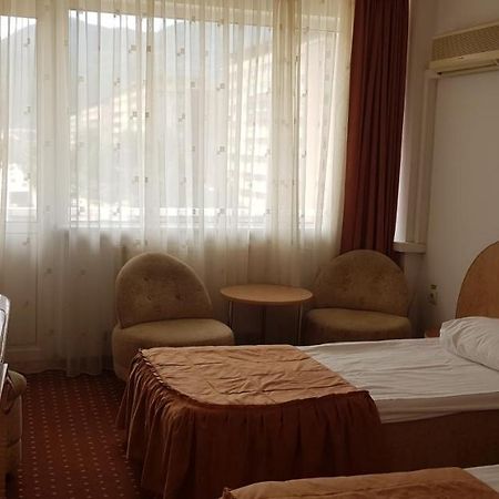 Grand Hotel Ceahlau Piatra Neamt Bagian luar foto